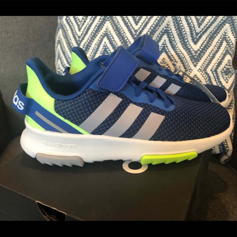 Adidas Youth Racer TR 2.0 C size 2